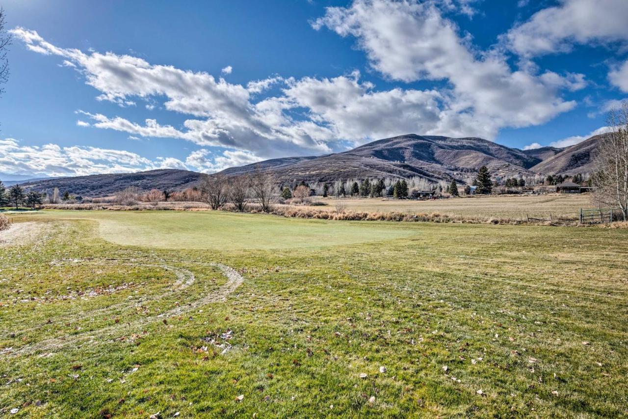 Large, Cozy Midway Studio With Mountain Views! Luaran gambar